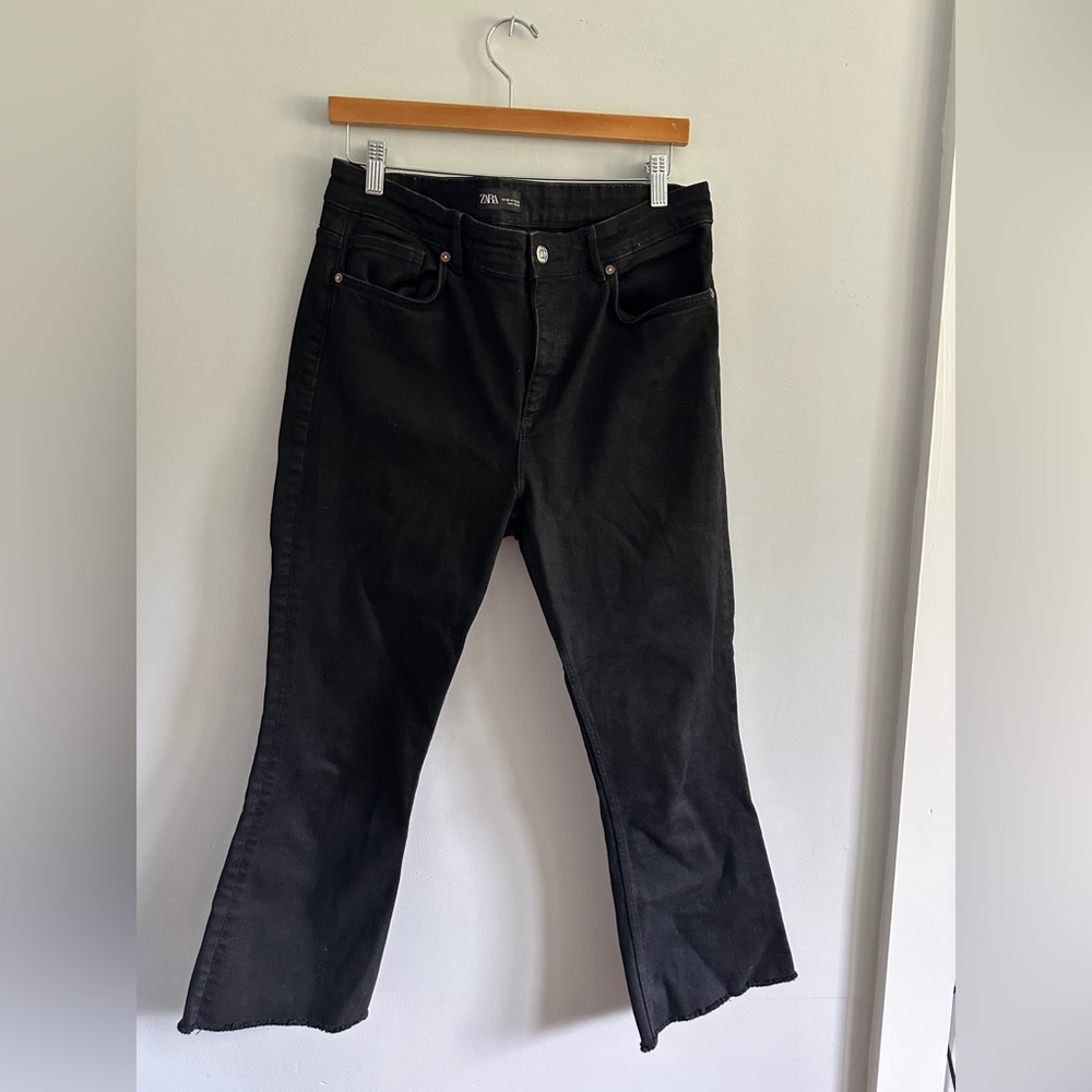 Zara Classic High Rise Black Jeans size 14 Inseam 26”